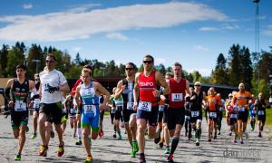 Vinneren Gustav Iden startnummer 7 til venstre i bildet. foto: Dag Oliver/Relaxed sports photography